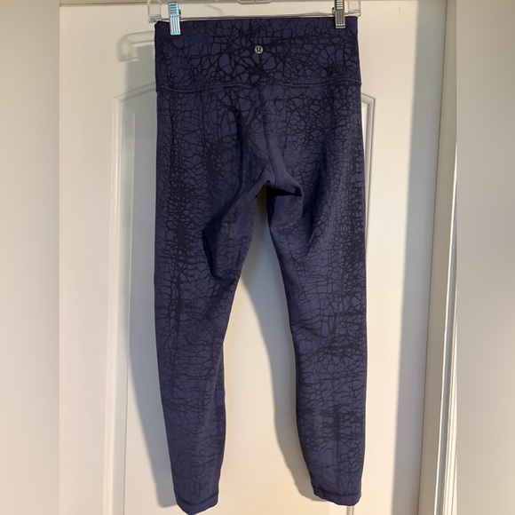 Lululemon 25” Wunder Train High Rise Tight Size 8 - Picture 3 of 3